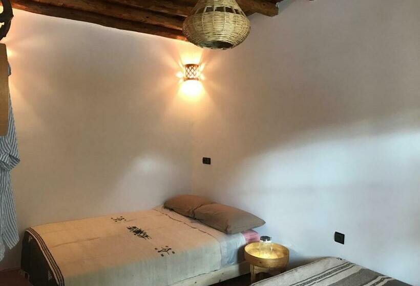 مبيت وإفطار Amlougui House