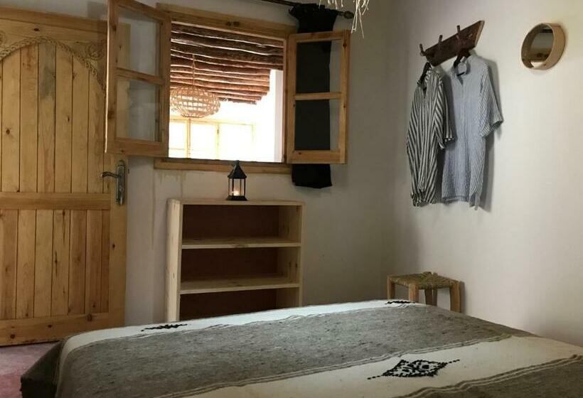 مبيت وإفطار Amlougui House