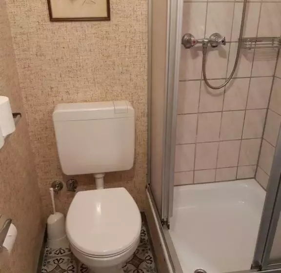 Aamiaismajoitus (B&B) Gastehaus Am Calmont