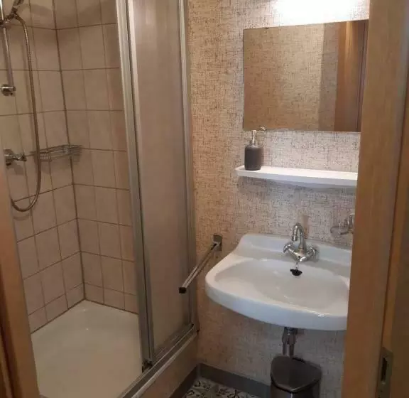 Aamiaismajoitus (B&B) Gastehaus Am Calmont