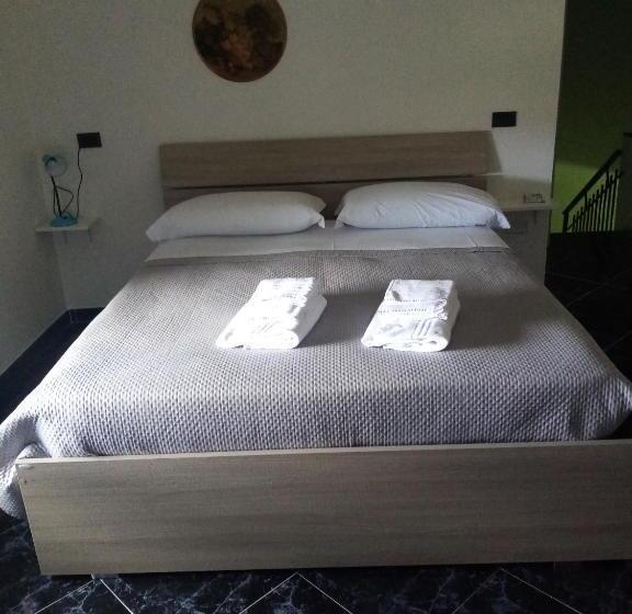 تختخواب و صبحانه Mamena