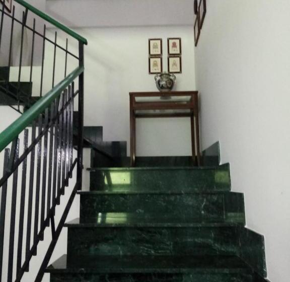 تختخواب و صبحانه Mamena