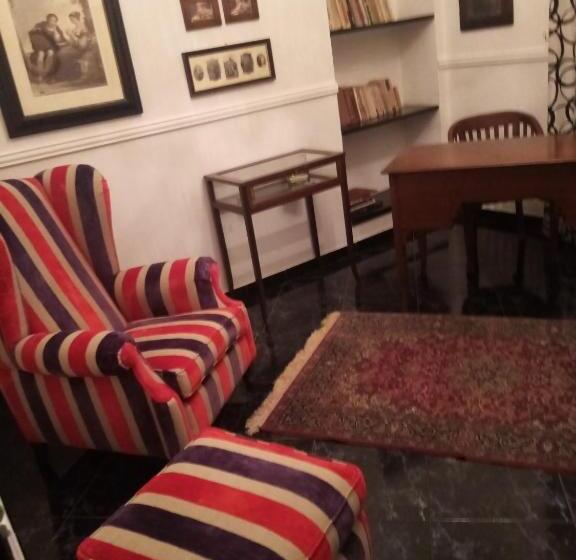 تختخواب و صبحانه Mamena