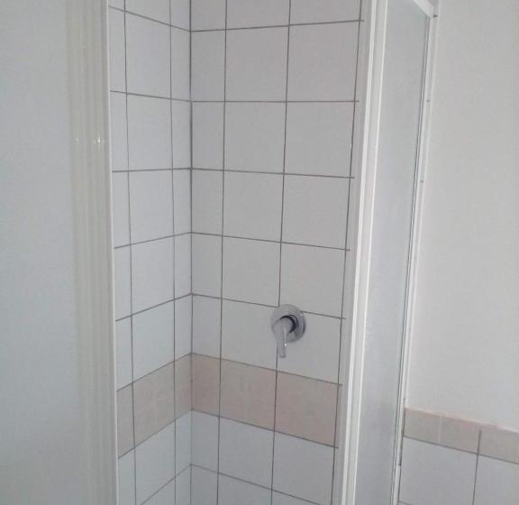 تختخواب و صبحانه Mamena