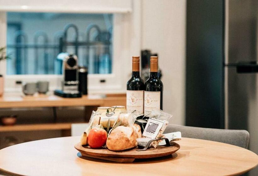 Bed and Breakfast Tomfoolery Winemaker S Cottage Barossa Valley