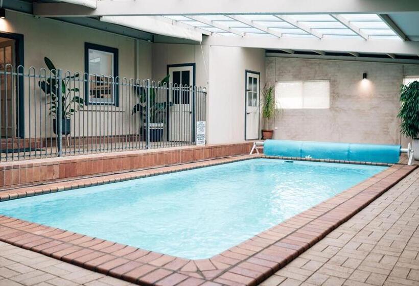 Bed and Breakfast Tomfoolery Winemaker S Cottage Barossa Valley