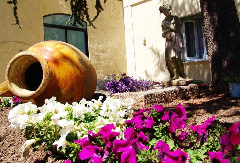 پانسیون La Bougainvillea