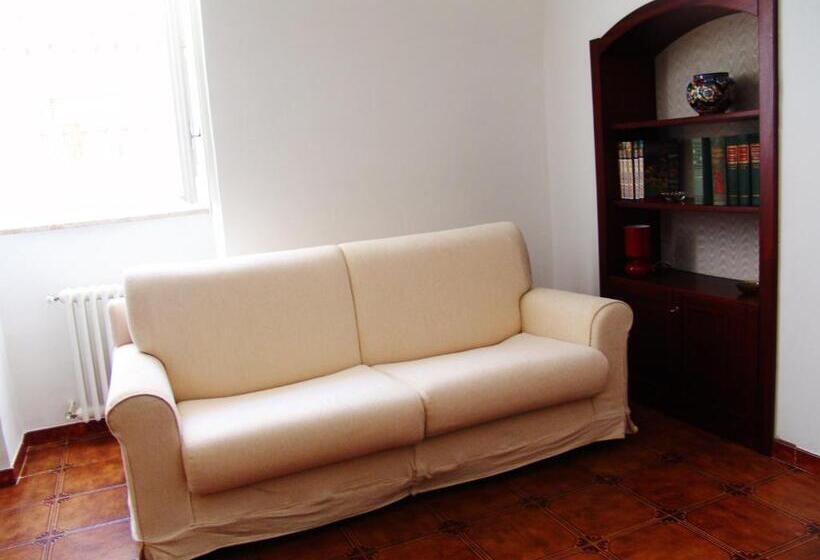 پانسیون La Bougainvillea