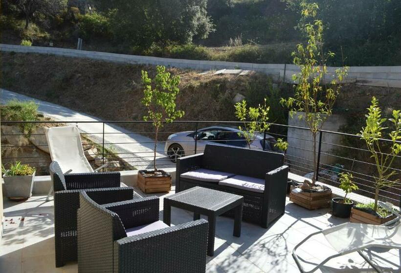 بنسيون La Villa Volpaso