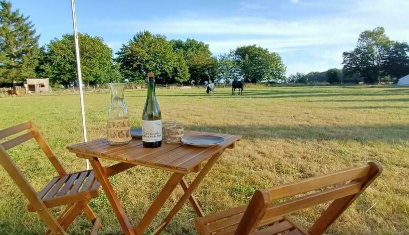 Pensionat Le Pressoir De Gisay