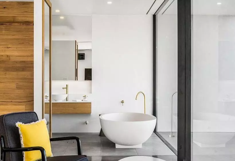 Majatalo Sundays At Byron