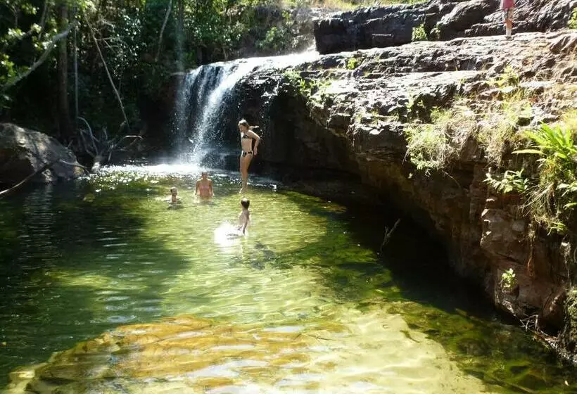 پانسیون The Tropical Sanctuary