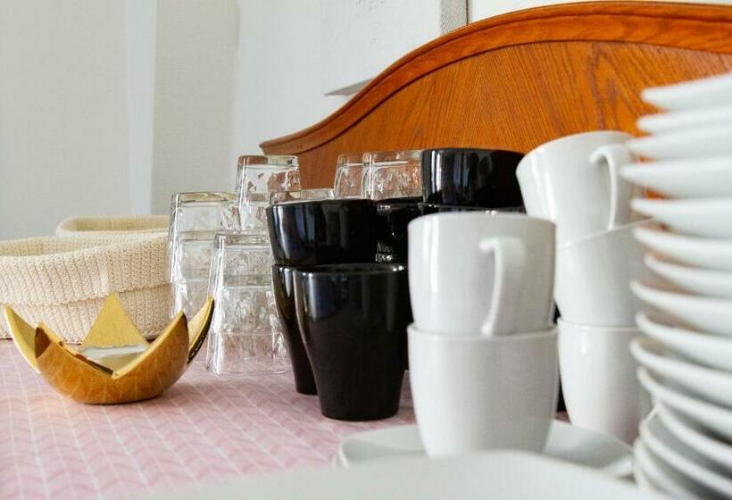 Rödlix Vandrarhem & Camping