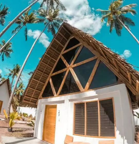 استراحتگاه Bermuda Triangle Bungalows