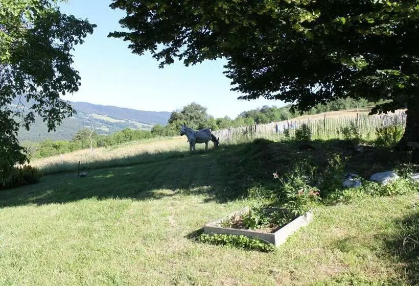 Aamiaismajoitus (B&B) Chez Louve Bleue