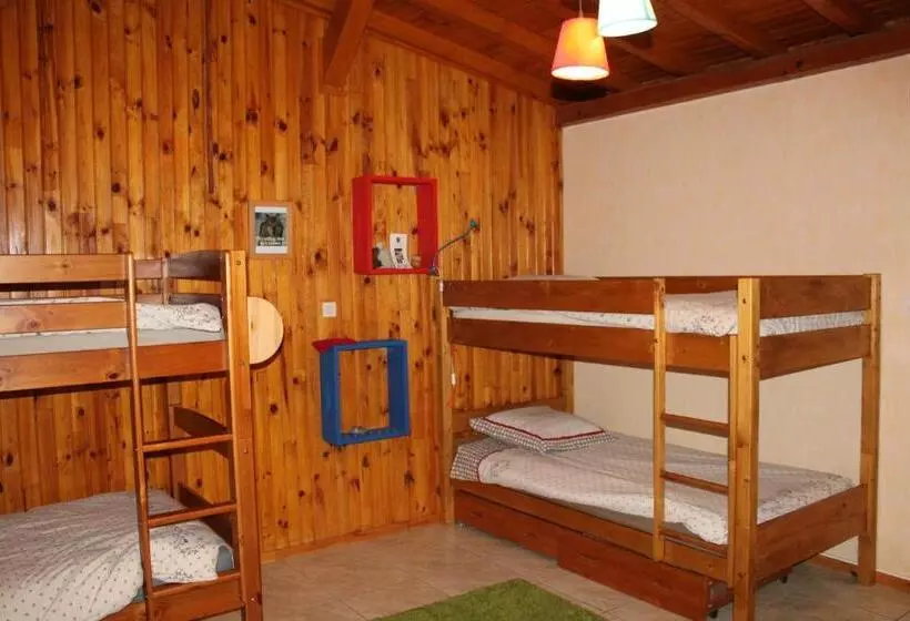 Aamiaismajoitus (B&B) Chez Louve Bleue