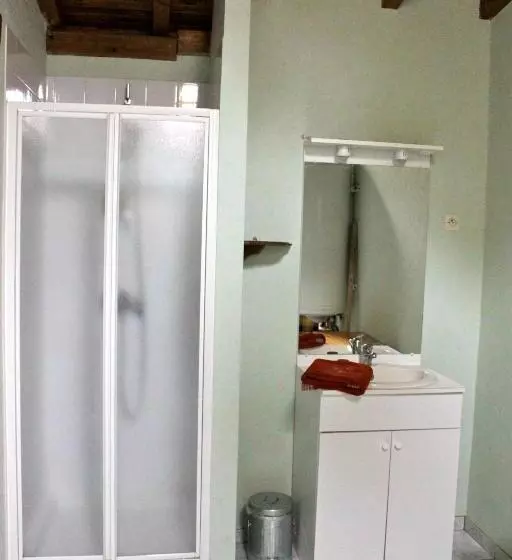 Aamiaismajoitus (B&B) Chez Louve Bleue