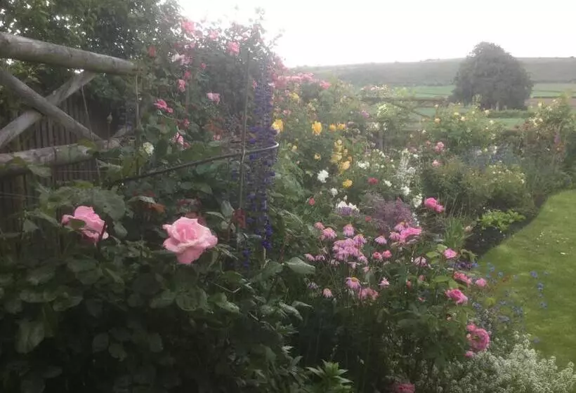 Bed and Breakfast Deverill End