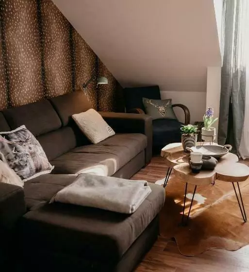 Aamiaismajoitus (B&B) Jam Luxury Apartment