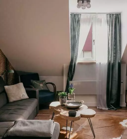 Aamiaismajoitus (B&B) Jam Luxury Apartment