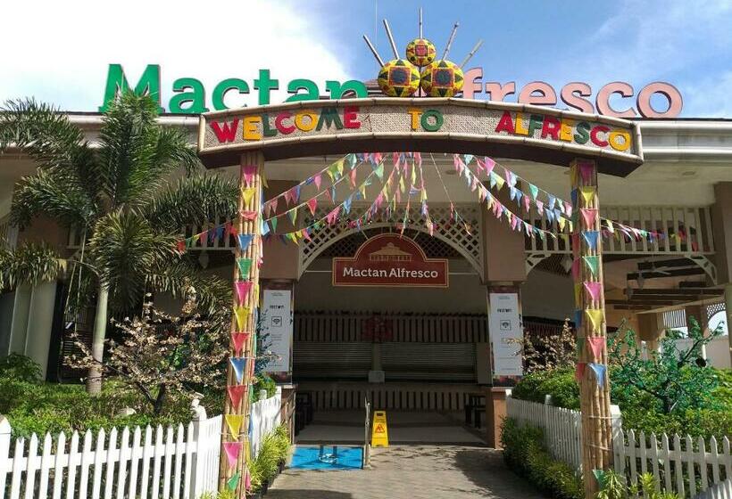 Mactan Newtown With Sun Set And Garden View