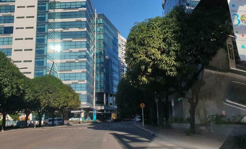 Mactan Newtown With Sun Set And Garden View