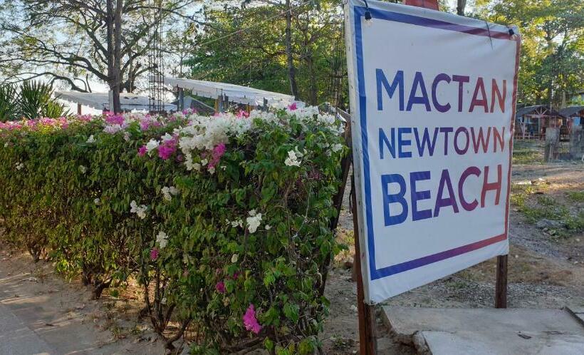 Mactan Newtown With Sun Set And Garden View