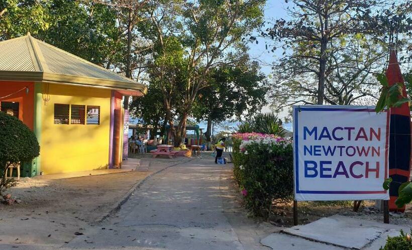 Mactan Newtown With Sun Set And Garden View