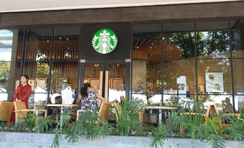 Mactan Newtown With Sun Set And Garden View