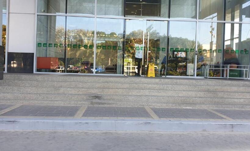 Mactan Newtown With Sun Set And Garden View