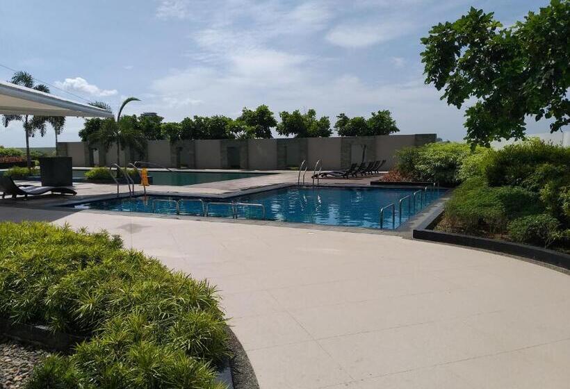 Mactan Newtown With Sun Set And Garden View