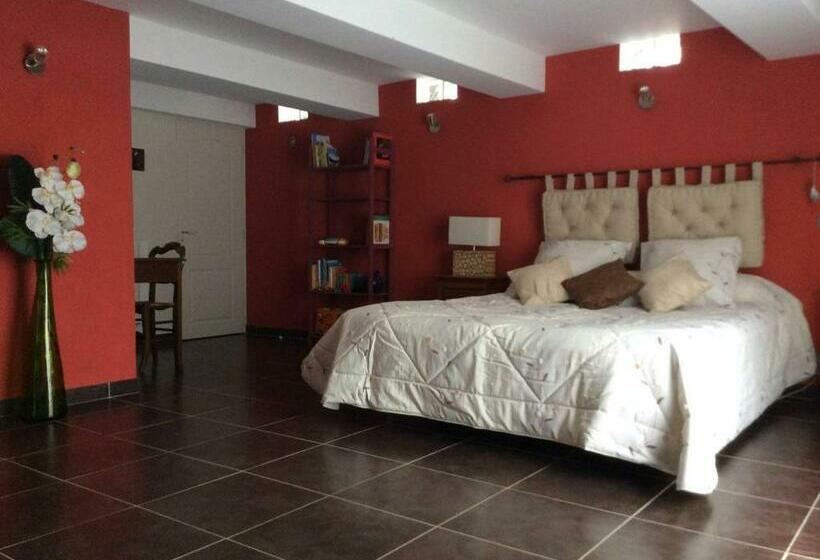 膳宿费 Clôt De Félines Chambre Spacieuse