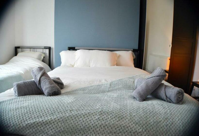 ペンション Old Swan Guest House