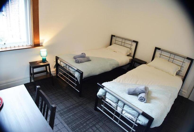 ペンション Old Swan Guest House