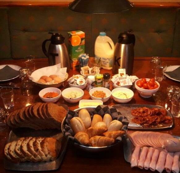 فندق صغير Tjalkjacht Pelikaan Enkhuizen