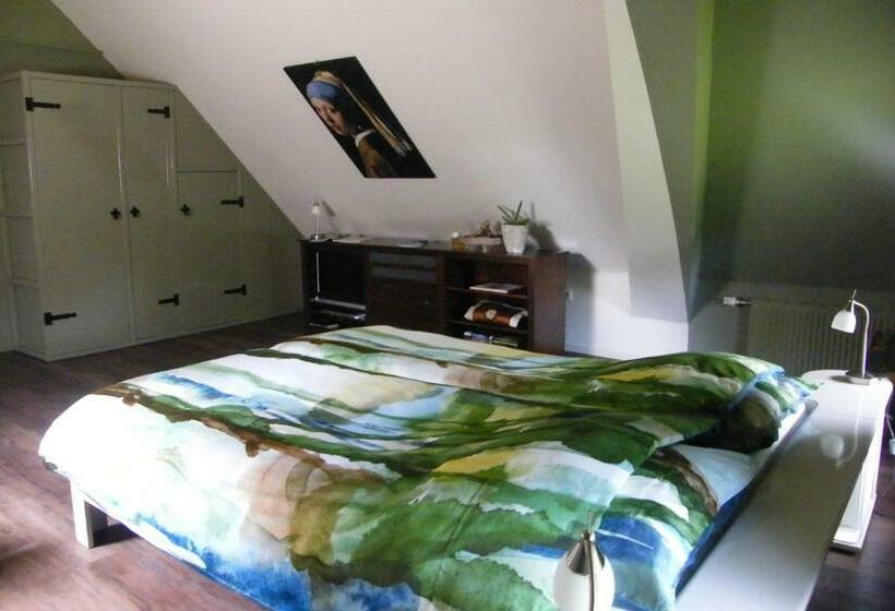 住宿加早餐  Bij Ons Op 20