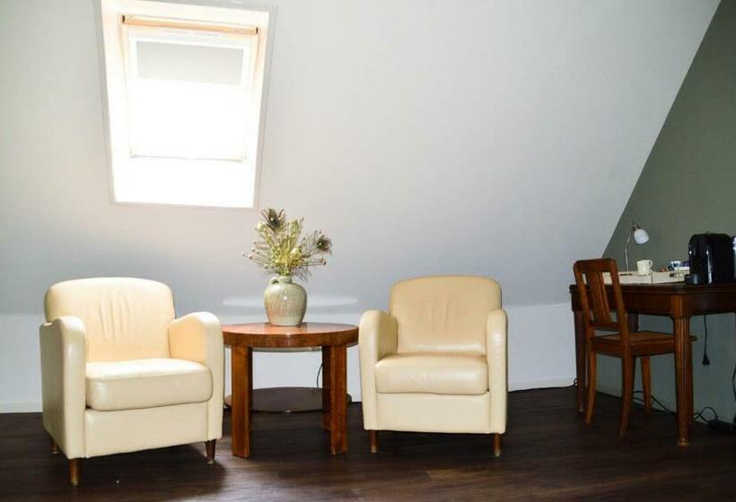 住宿加早餐  Bij Ons Op 20