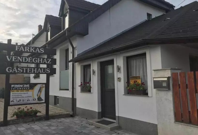 ペンション Farkas Vendégház