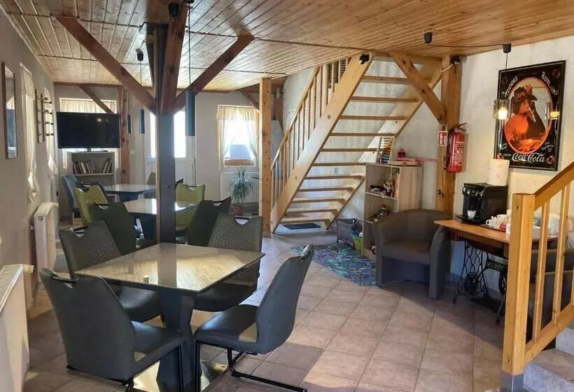 ペンション Farkas Vendégház