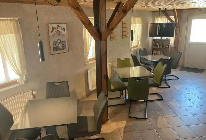 ペンション Farkas Vendégház