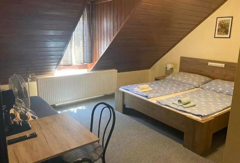 ペンション Farkas Vendégház