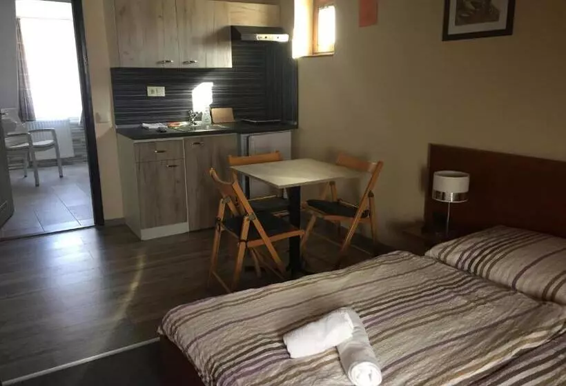 ペンション Farkas Vendégház