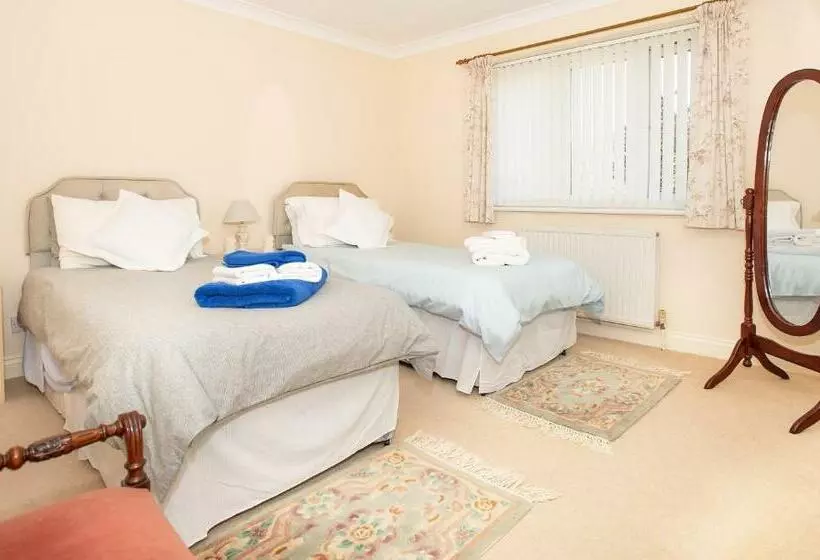 Majatalo Luxury House In Warsash