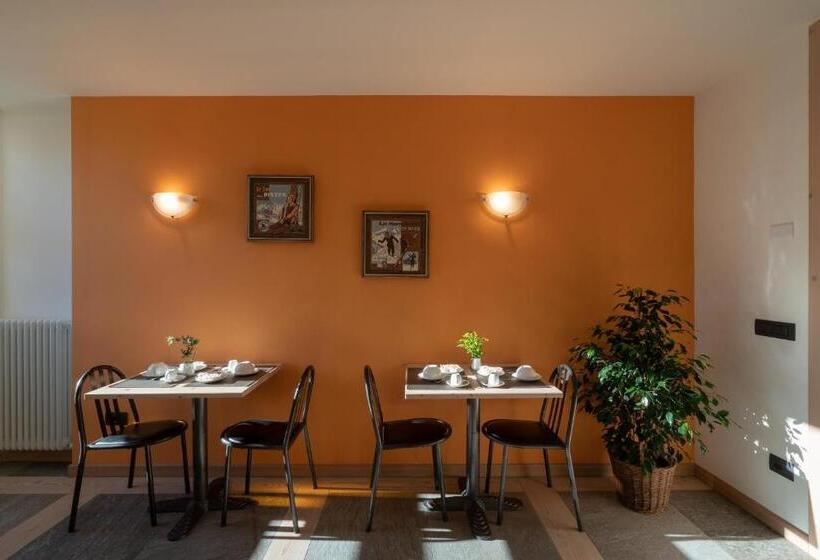 פנסיון Marzia Lounge