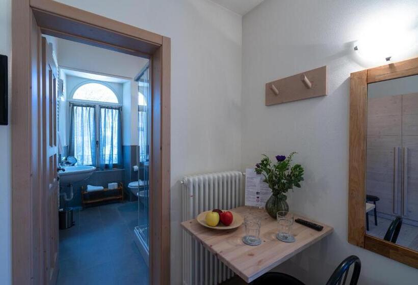 פנסיון Marzia Lounge