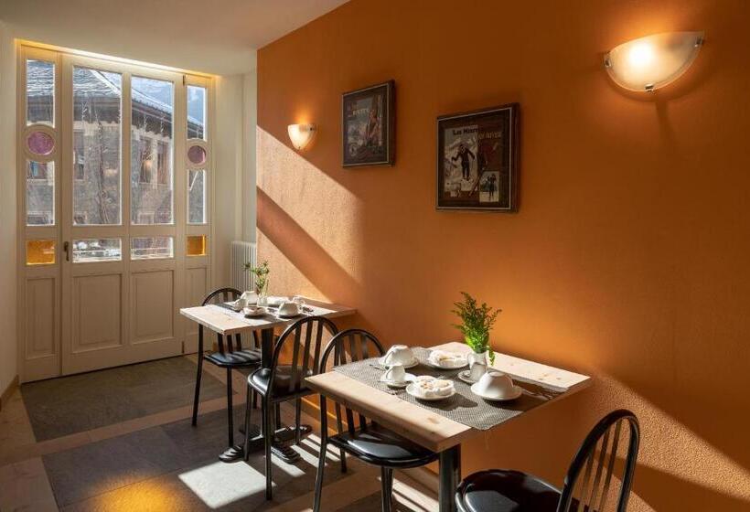 פנסיון Marzia Lounge