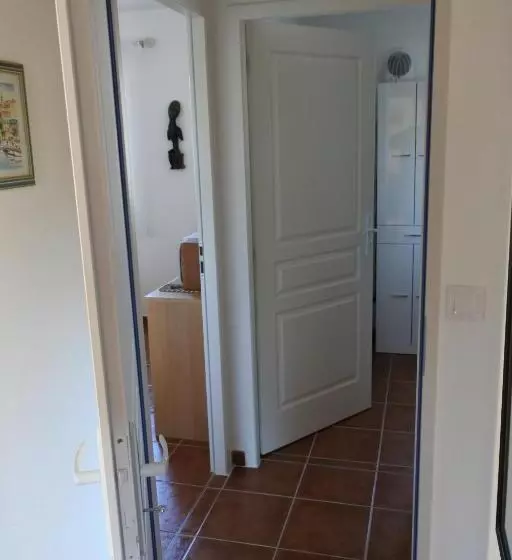 Aamiaismajoitus (B&B) Patrimonio Chambre Avec Commodités Chez L’habitant