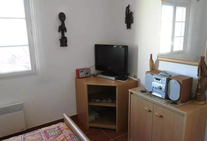 Aamiaismajoitus (B&B) Patrimonio Chambre Avec Commodités Chez L’habitant