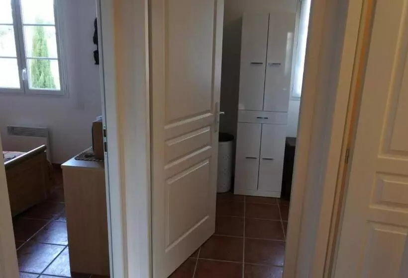 Aamiaismajoitus (B&B) Patrimonio Chambre Avec Commodités Chez L’habitant