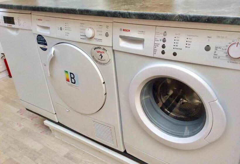 צימר Station House